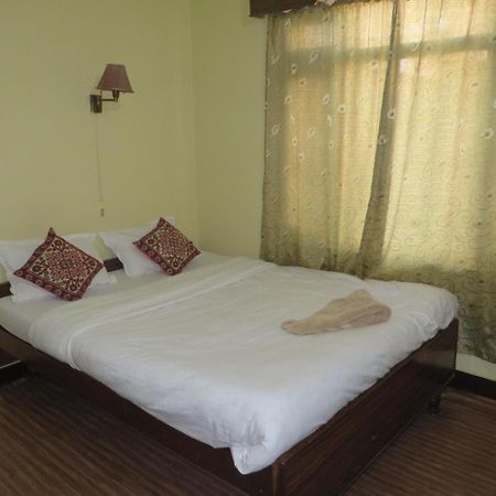 New United Hotel Pokhara Exterior foto