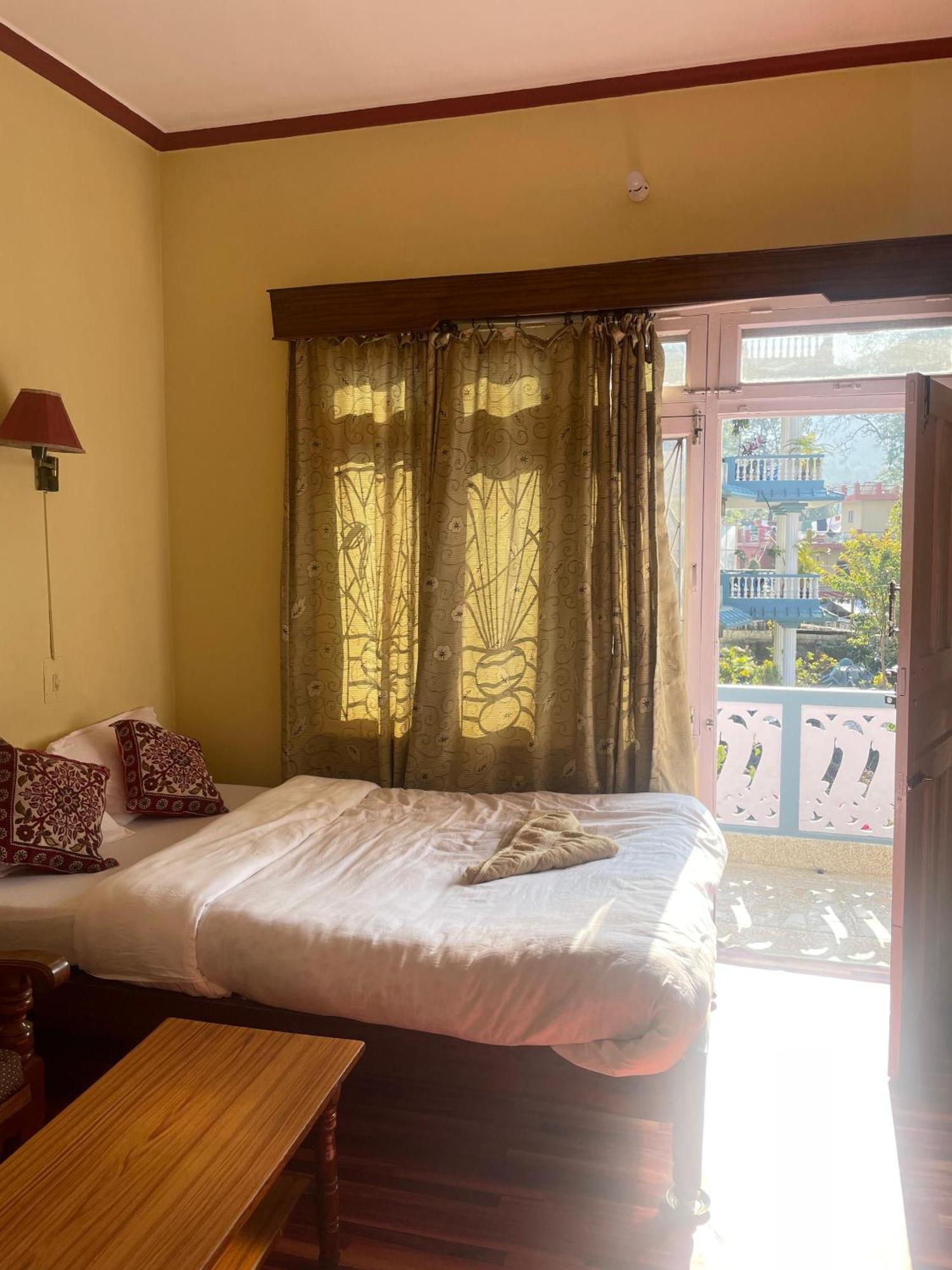 New United Hotel Pokhara Exterior foto