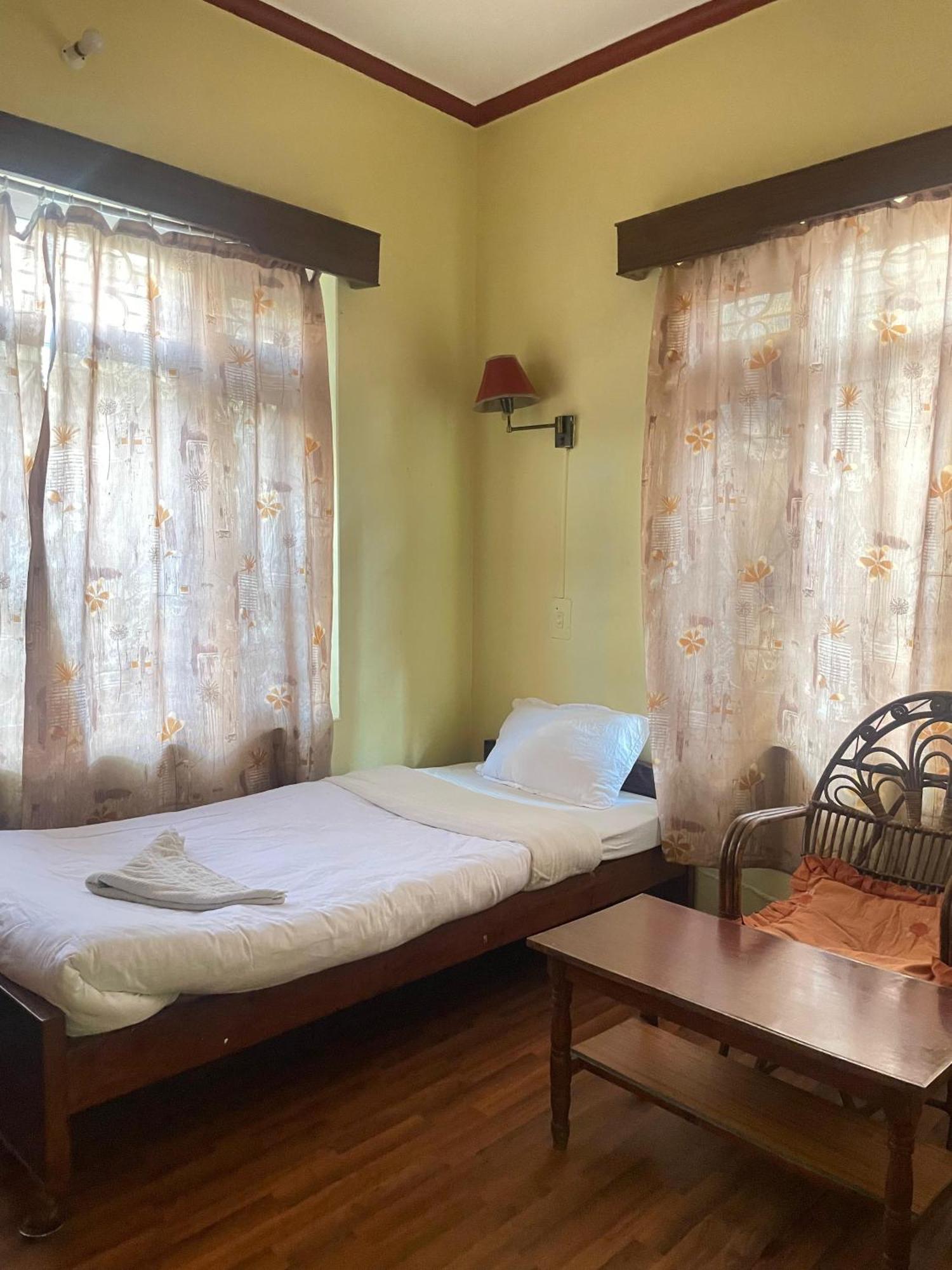 New United Hotel Pokhara Exterior foto
